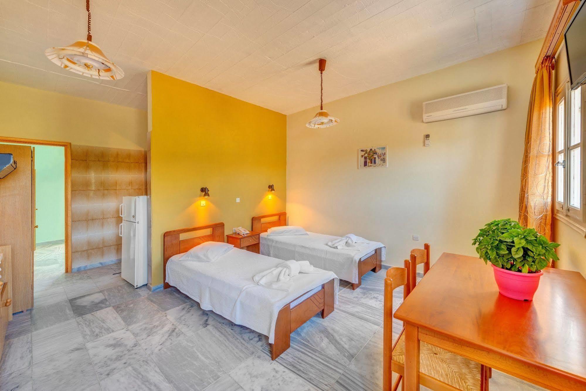 Hotel Smaragdi Apartments Vissa Bagian luar foto